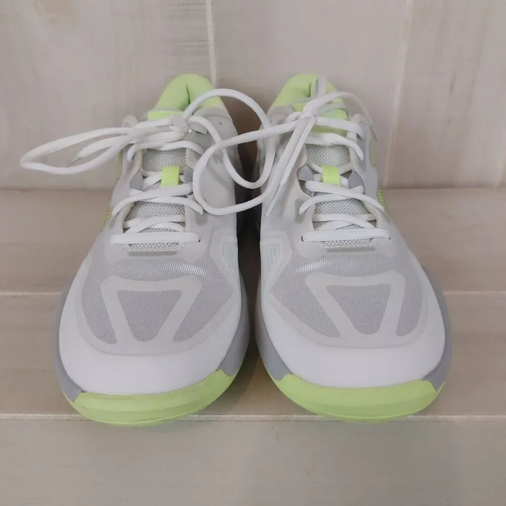 New Balance FuelCell 796V4 Women's Size 10 White Tennis Shoes WCH796W4